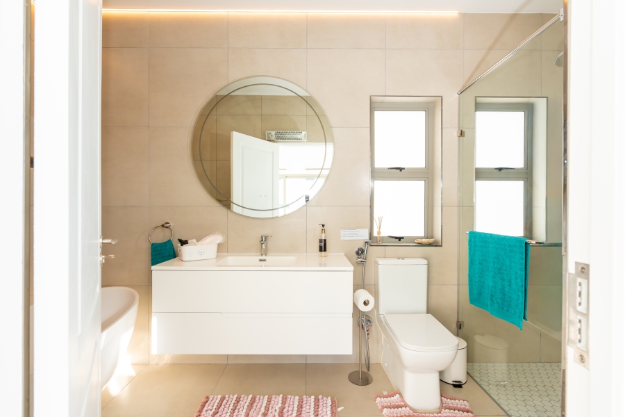 5 Bedroom Property for Sale in Paradise Beach Western Cape
